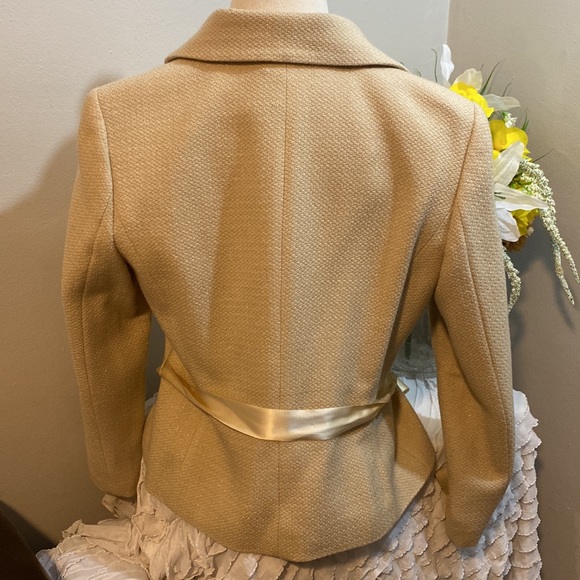 SOLD Ann Taylor Wool blend blazer - Picture 4 of 6